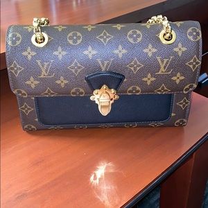 Louis Vuitton Victoire Monogram Noir